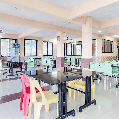 Oyo 48915 Chaitanya Green Park Hotel Vani Kültér fotó