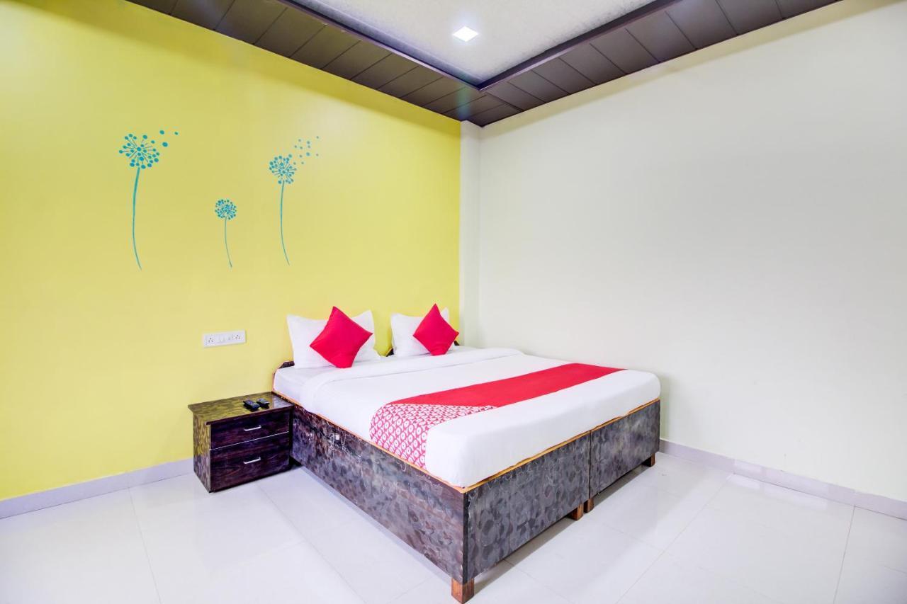 Oyo 48915 Chaitanya Green Park Hotel Vani Kültér fotó