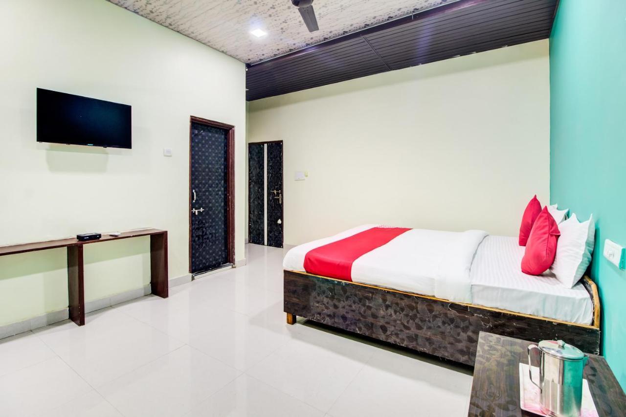 Oyo 48915 Chaitanya Green Park Hotel Vani Kültér fotó
