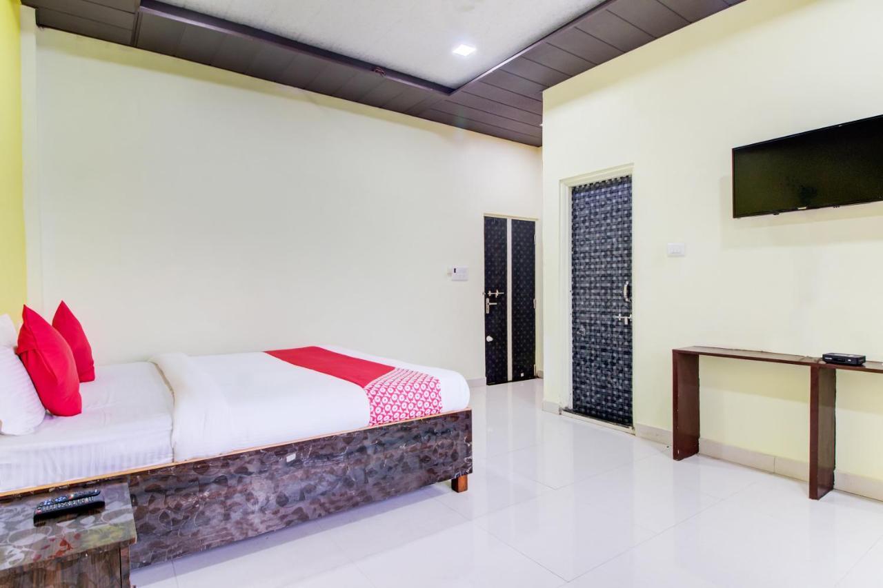 Oyo 48915 Chaitanya Green Park Hotel Vani Kültér fotó