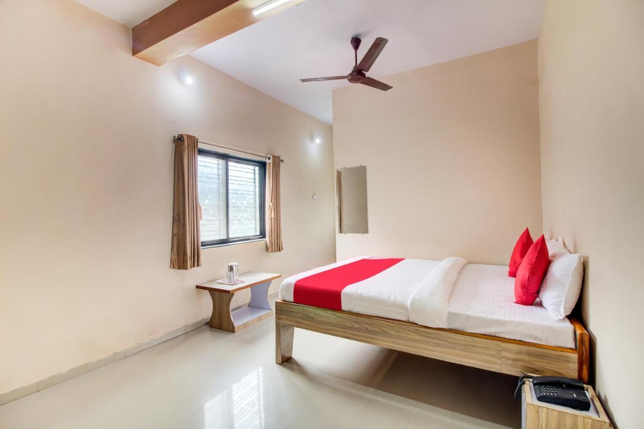 Oyo 48915 Chaitanya Green Park Hotel Vani Kültér fotó