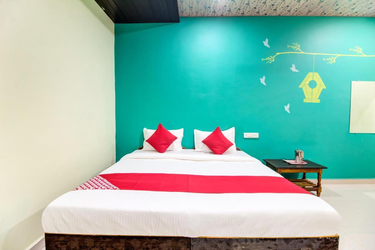 Oyo 48915 Chaitanya Green Park Hotel Vani Kültér fotó