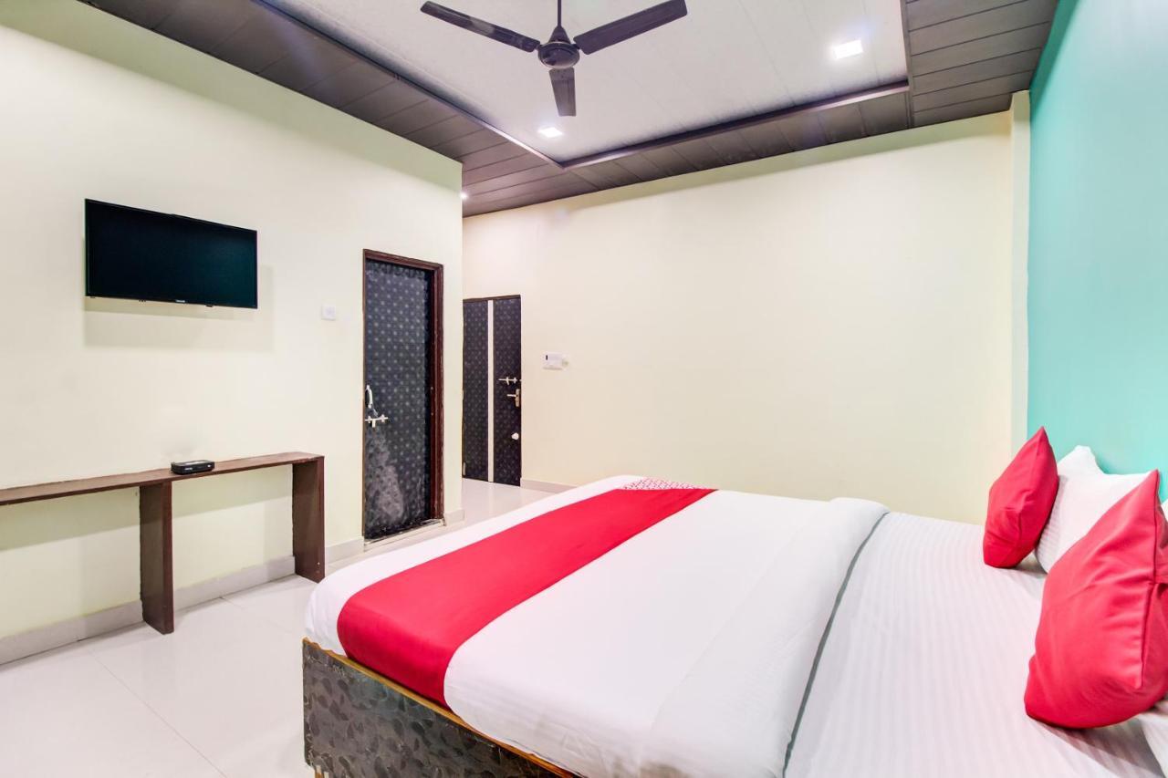 Oyo 48915 Chaitanya Green Park Hotel Vani Kültér fotó