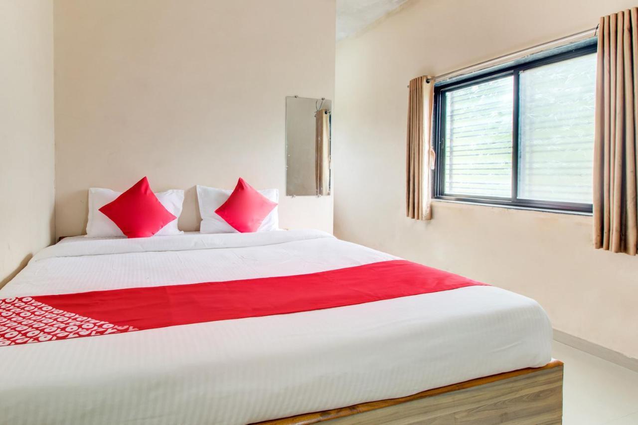 Oyo 48915 Chaitanya Green Park Hotel Vani Szoba fotó
