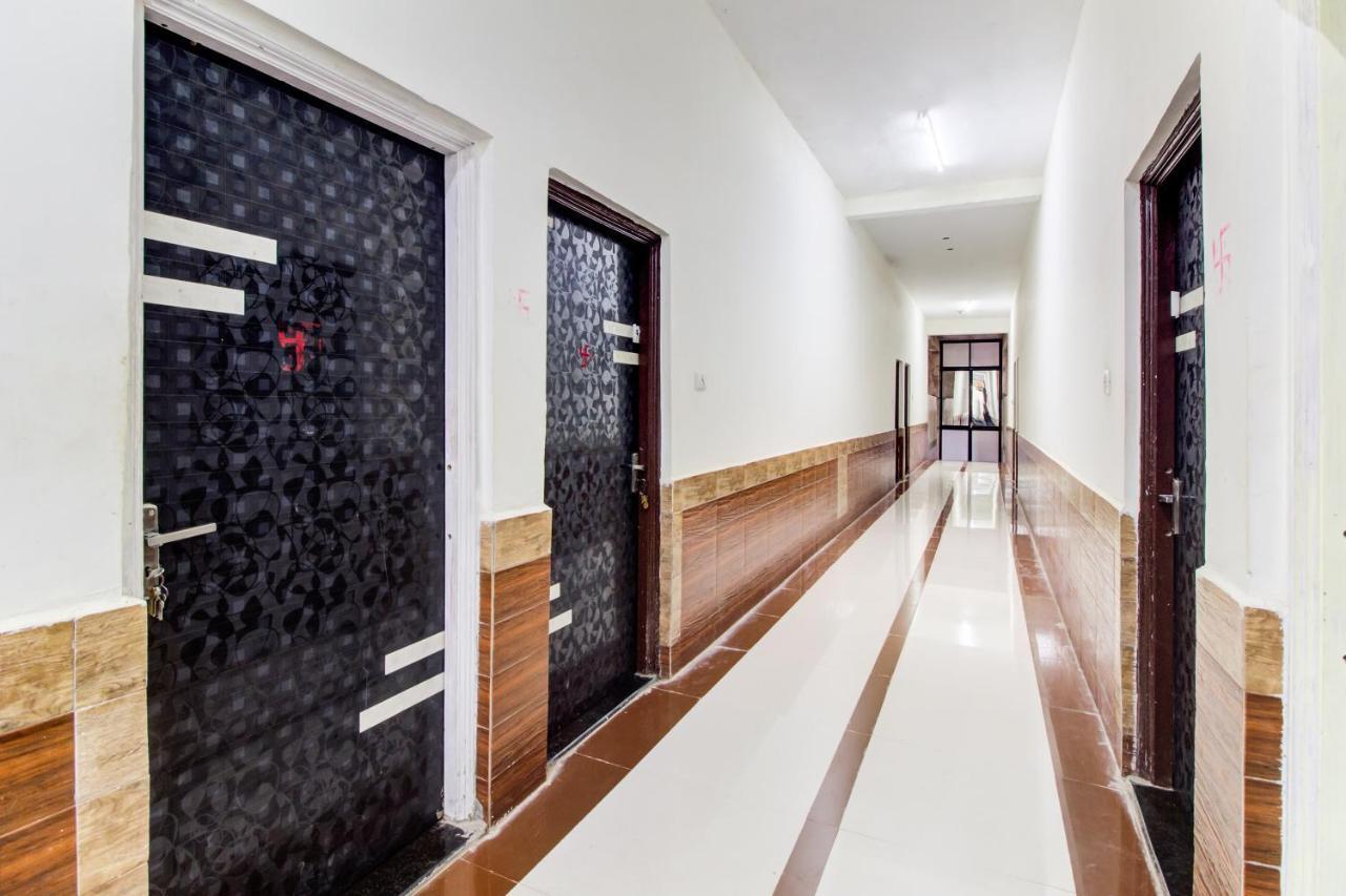 Oyo 48915 Chaitanya Green Park Hotel Vani Kültér fotó